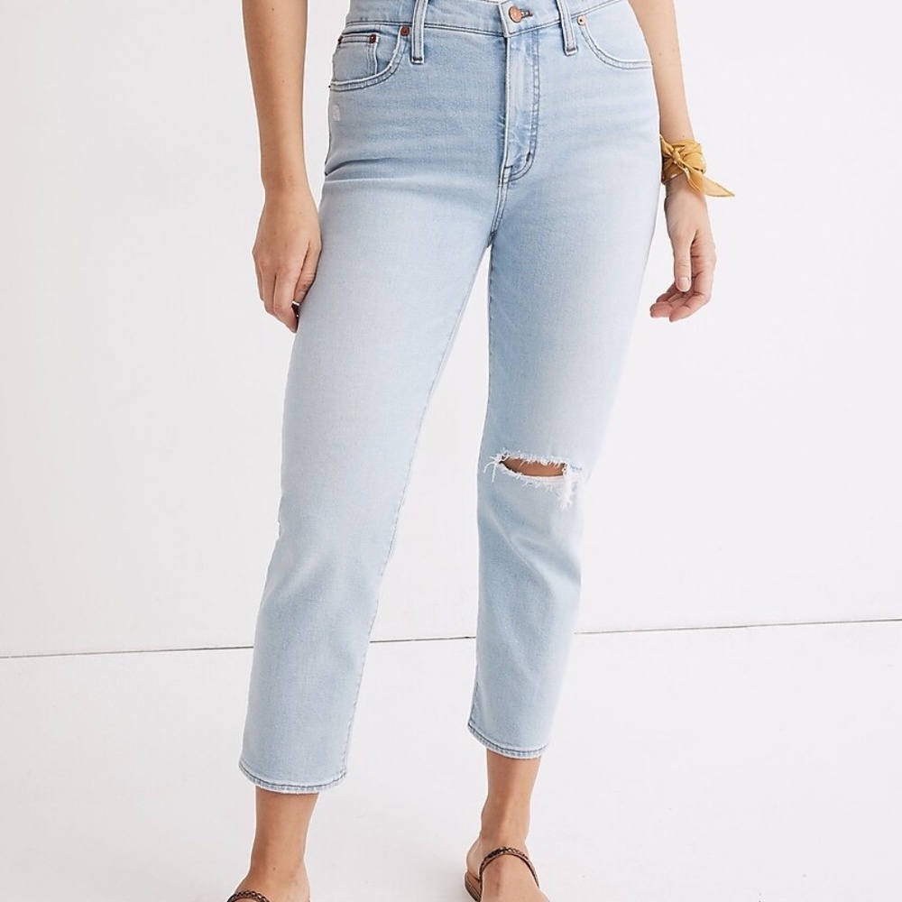 ✨3 for $50✨Madewell Mid-Rise Classic Straight Jeans, Knee-Rip, 25 - Picture 3 of 17